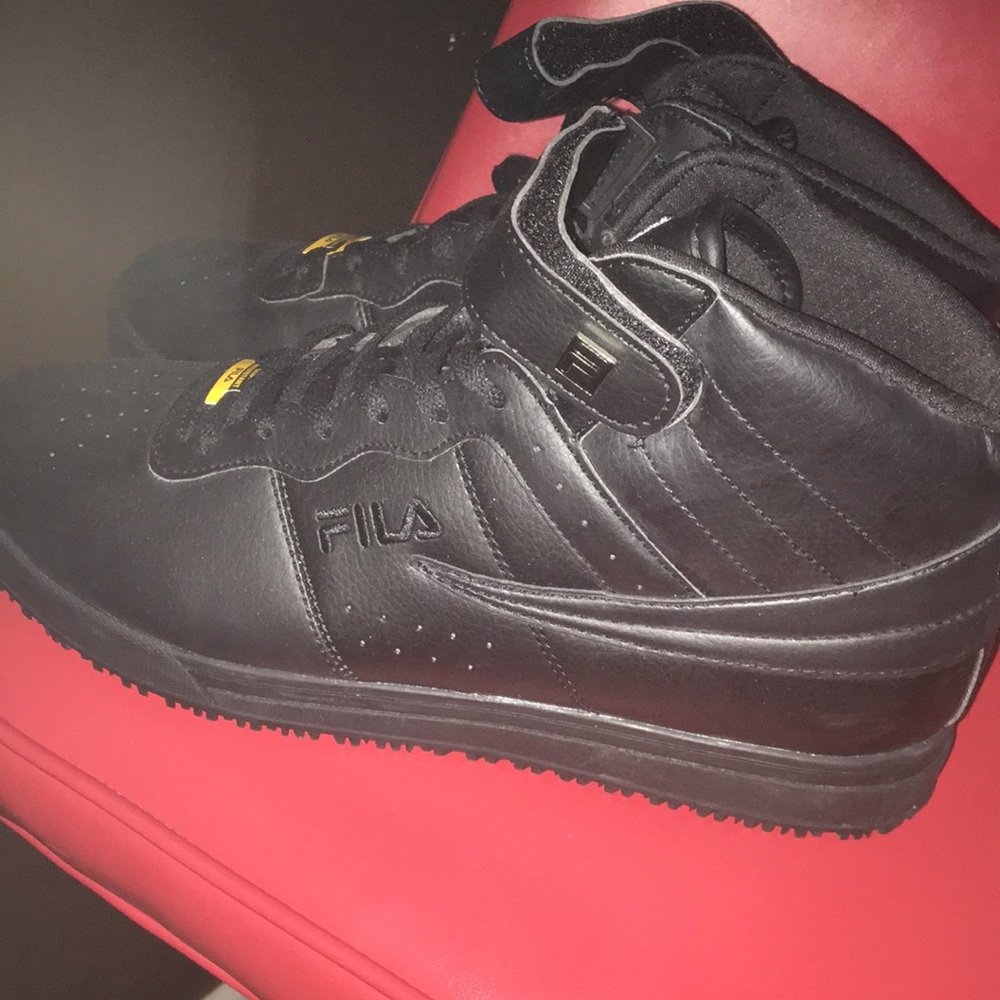 Black Filas - Picture 2 of 3
